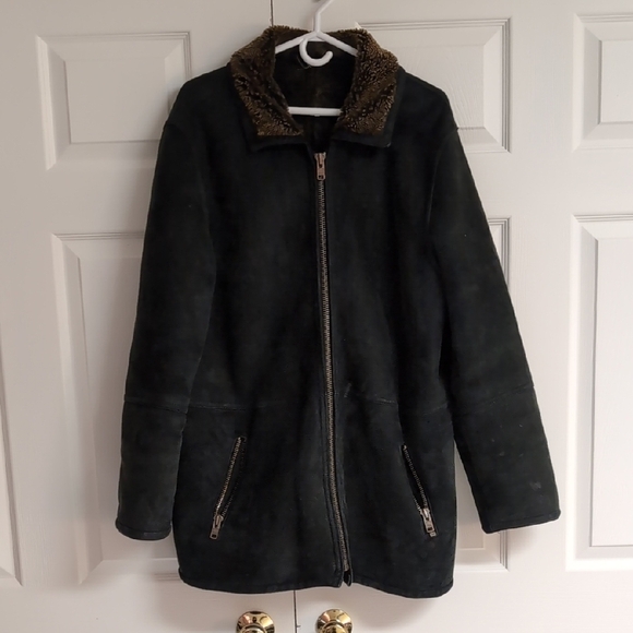 Danier Other - Danier Black Sheepskin Coat